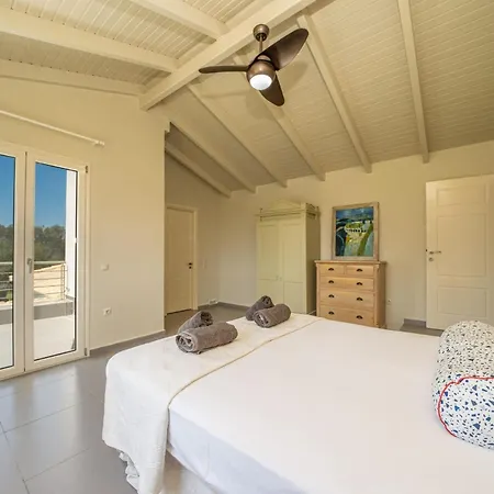 Wonderful Leivathos | Azure Skies | 4 Bedrooms | Furnished Terrace With Private Pool & Hot Tub | Bbq | Svoronata