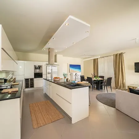Wonderful Leivathos | Azure Skies | 4 Bedrooms | Furnished Terrace With Private Pool & Hot Tub | Bbq | Svoronata