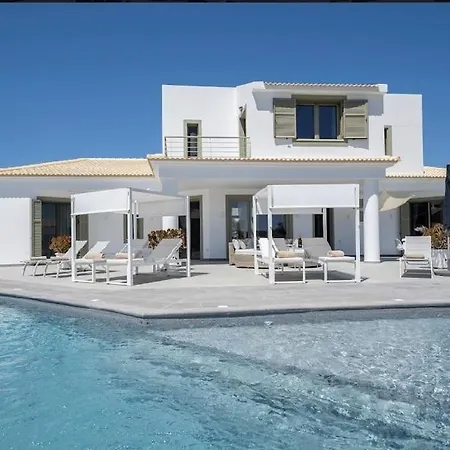 Wonderful Leivathos | Azure Skies | 4 Bedrooms | Furnished Terrace With Private Pool & Hot Tub | Bbq | Villa Zvoronáta